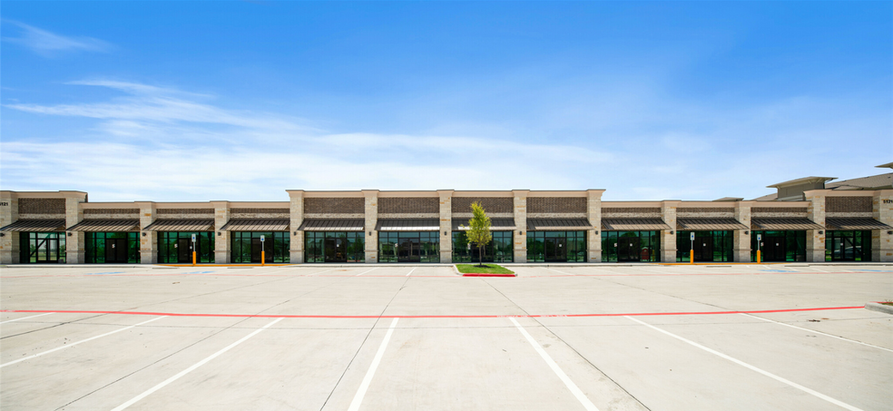 5121 Collin McKinney Pky, McKinney, TX for lease - Primary Photo - Image 1 of 15