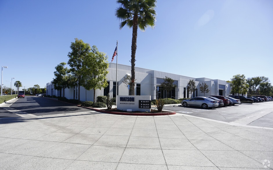 1950 E 220th St, Carson, CA for lease - Building Photo - Image 2 of 5