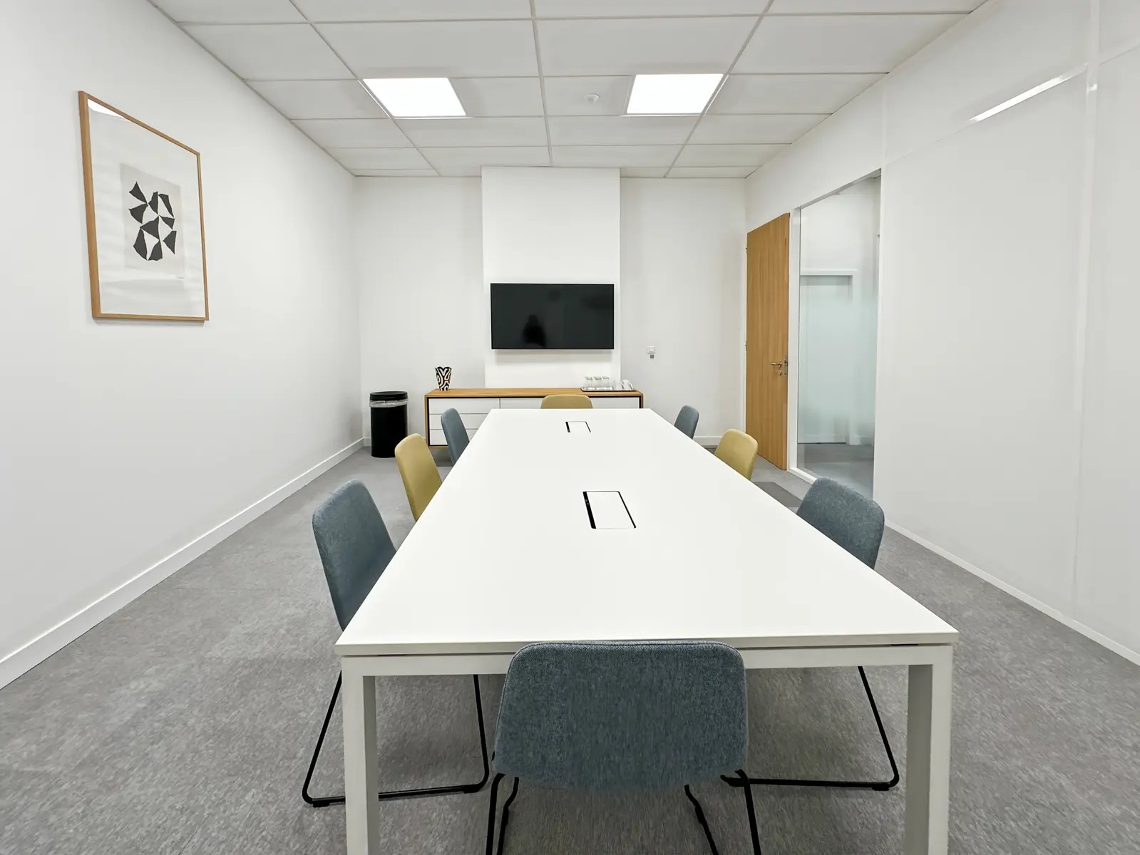 Office in Grenoble for lease Interior Photo- Image 1 of 11