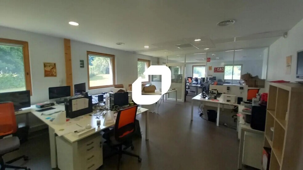 Office in Sainghin-en-Mélantois for lease - Interior Photo - Image 2 of 8