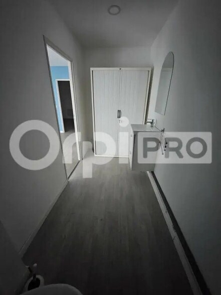 Flex in Cormontreuil for lease - Building Photo - Image 3 of 7