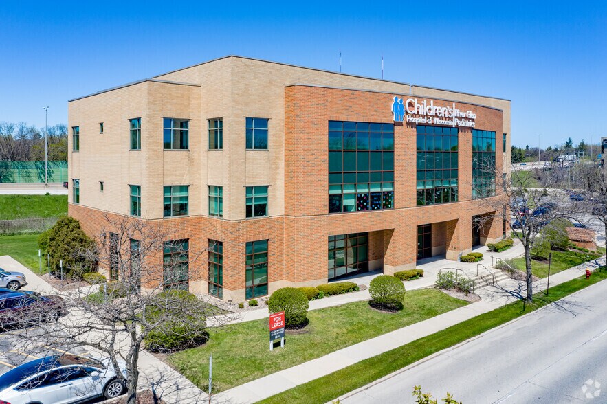 4655 N Port Washington Rd, Glendale, WI for sale - Building Photo - Image 1 of 1