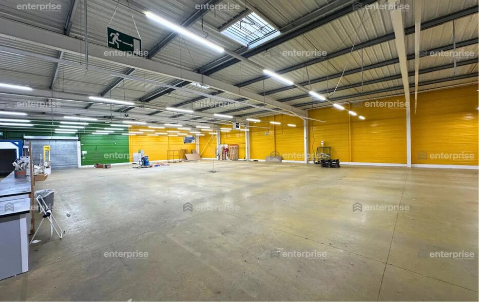 Retail in Maignelay-Montigny for lease - Interior Photo - Image 3 of 4
