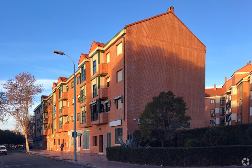 Calle Serracines, 4, Alcalá De Henares, Madrid for sale - Primary Photo - Image 1 of 3