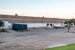 North Freeway Business Center - Warehouse