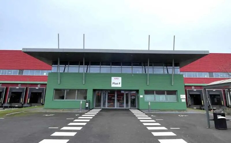 Industrial in Le Coudray-Montceaux for lease - Building Photo - Image 3 of 13