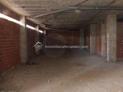 Retail in Cáceres for lease - Building Photo - Image 3 of 4