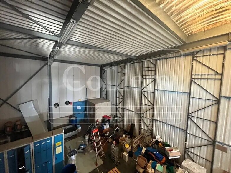 Office in Vitrolles for lease - Interior Photo - Image 1 of 6