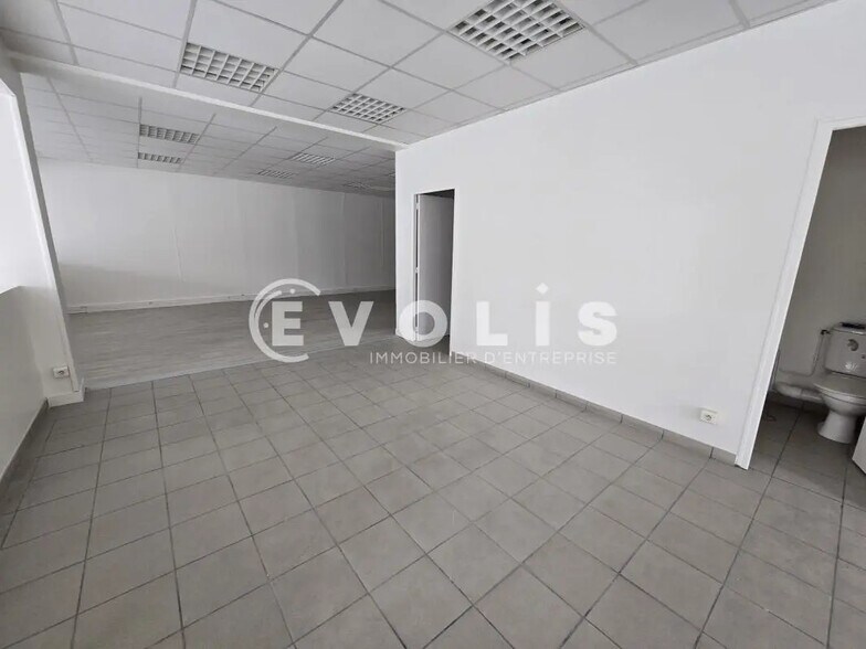 Office in Palaiseau for lease - Interior Photo - Image 3 of 8