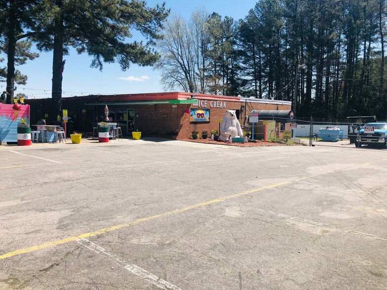 1716 St Albans Dr, Raleigh, NC for lease - Building Photo - Image 1 of 10