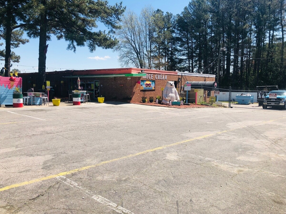 1716 St Albans Dr, Raleigh, NC 27609