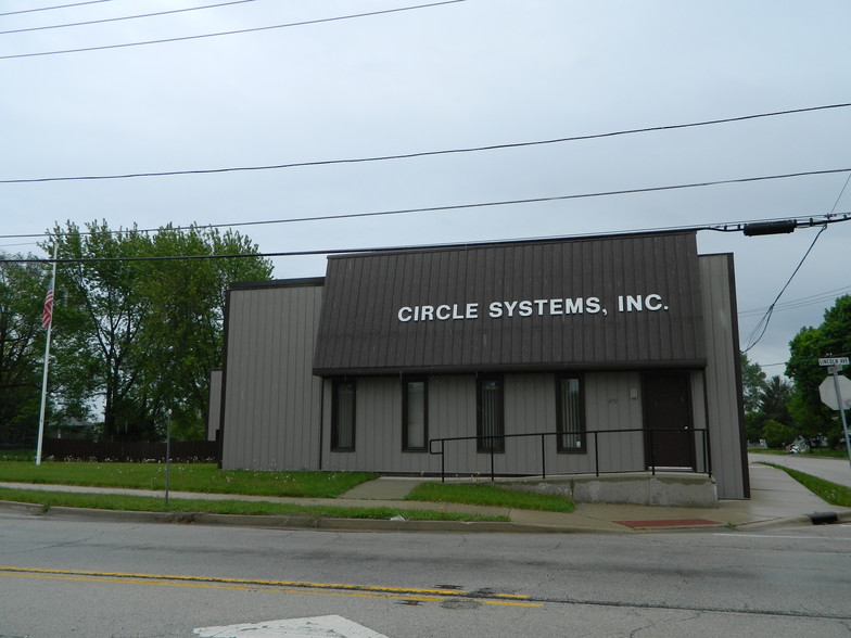 479 W Lincoln Ave, Hinckley, IL 60520