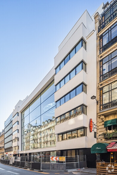 32-34 rue Marbeuf, Paris for lease - Building Photo - Image 3 of 6