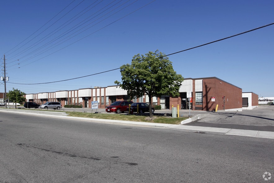 1575 Sismet Rd, Mississauga, ON for lease - Building Photo - Image 2 of 10