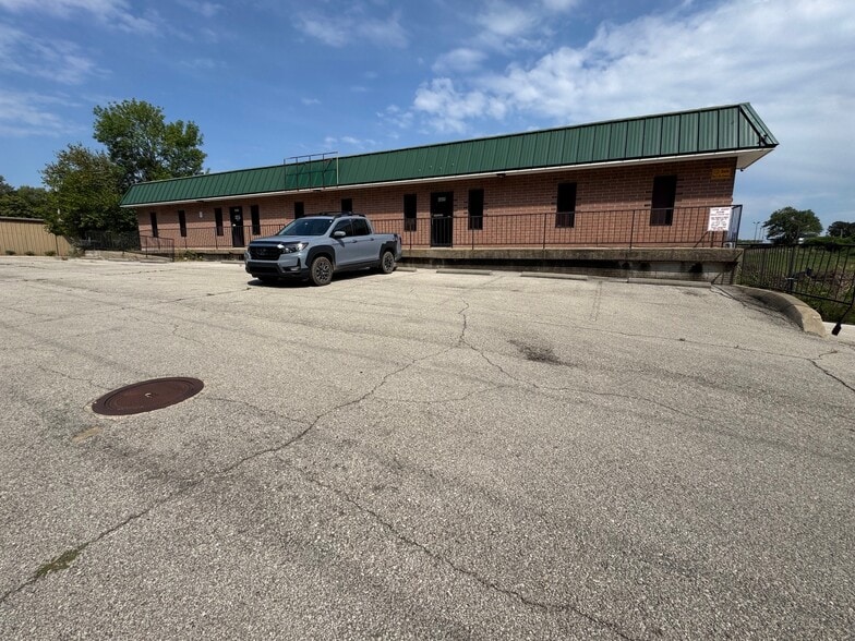 4609 S Norfleet Rd, Independence, MO for sale - Building Photo - Image 2 of 17