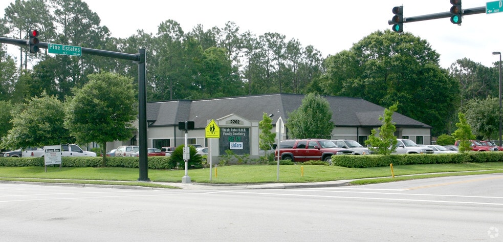 2262 Dunn Ave, Jacksonville, FL for lease - Building Photo - Image 2 of 4