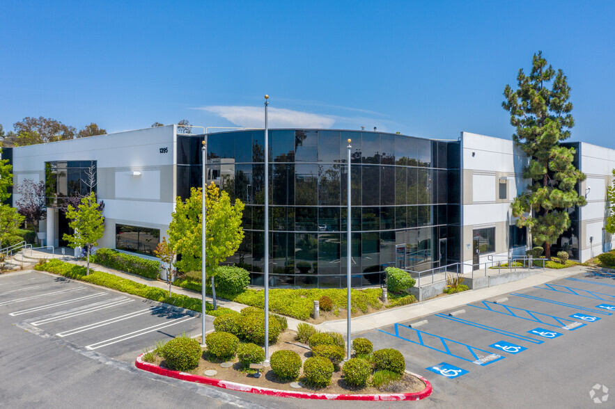 1395 Aspen Way, Vista, CA for lease - Building Photo - Image 1 of 13