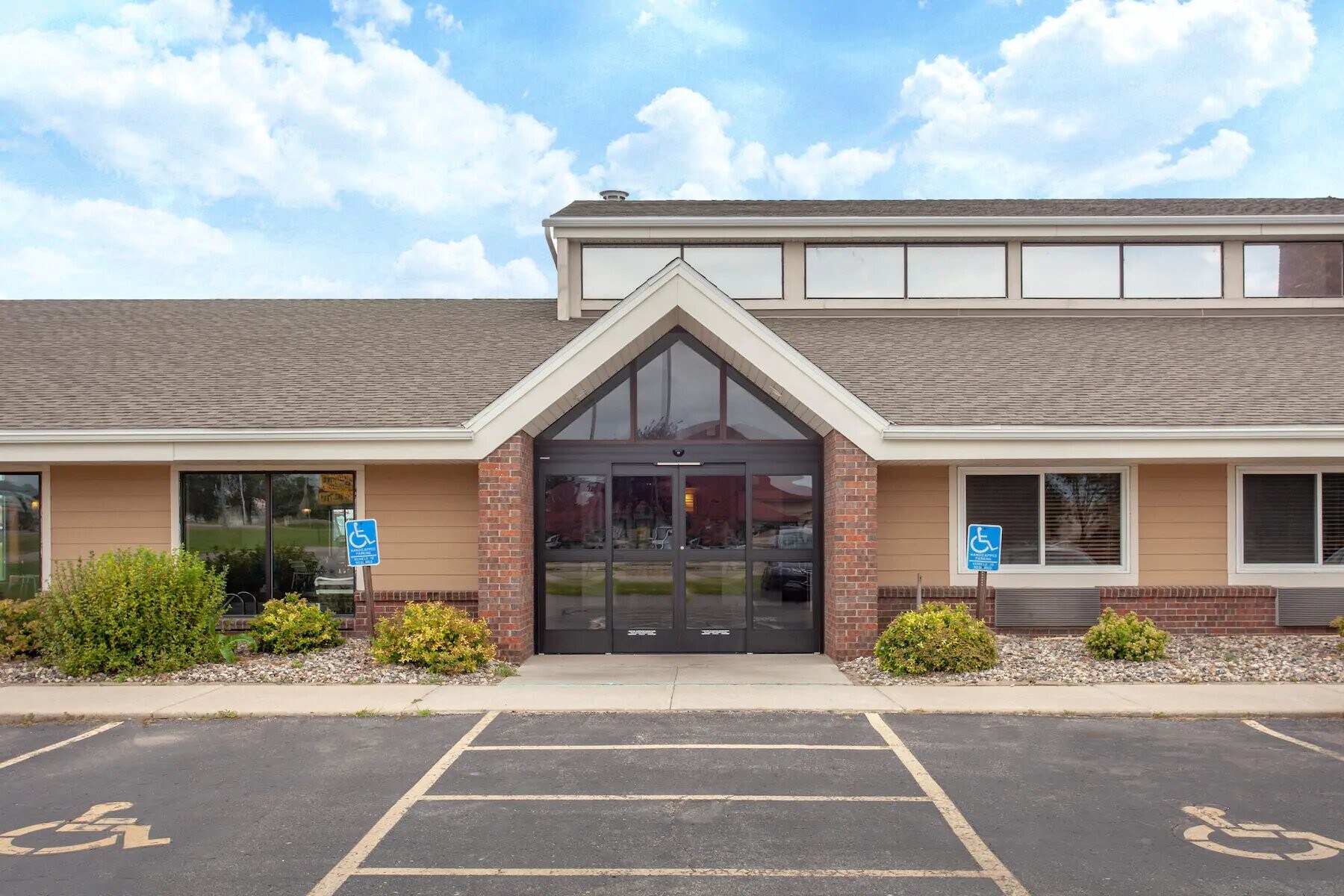 2404 E Highway 12, Willmar, MN for sale Building Photo- Image 1 of 1