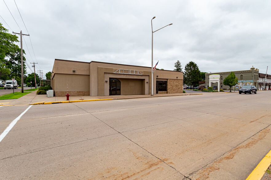 300 E 2nd St, Merrill, WI for sale - Building Photo - Image 1 of 1