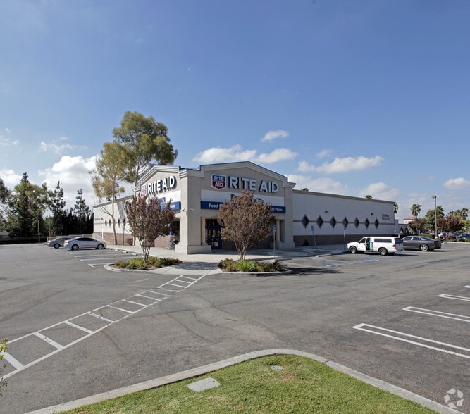 1700 W Whittier Blvd, La Habra, CA for lease - Building Photo - Image 1 of 3