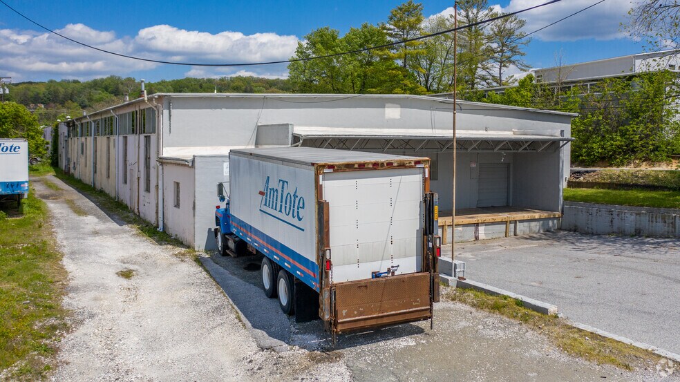 10815-10823 Williamson Ln, Cockeysville, MD for sale - Building Photo - Image 1 of 1