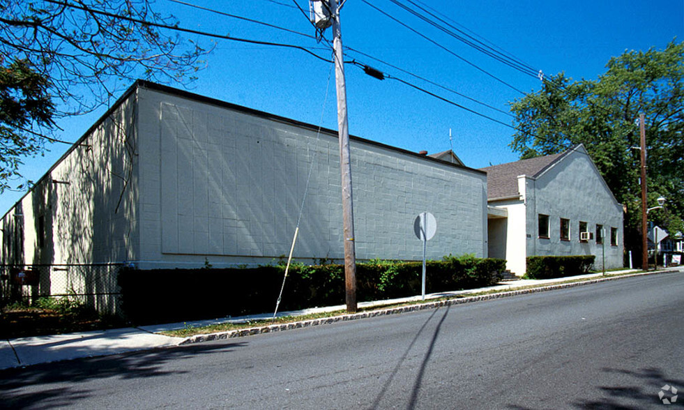 35-37 Abbett Ave, Morristown, NJ for lease - Building Photo - Image 2 of 6