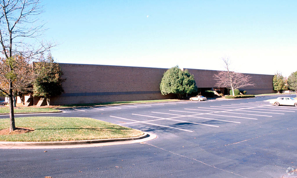 3000 Pacific Dr, Norcross, GA for lease - Building Photo - Image 3 of 7