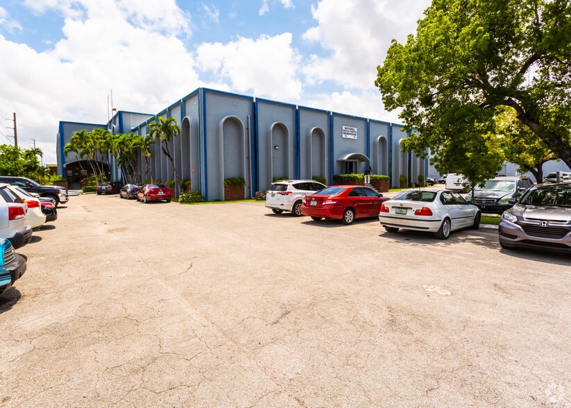 11150 NW 32nd Ave, Miami, FL for lease - Primary Photo - Image 1 of 7