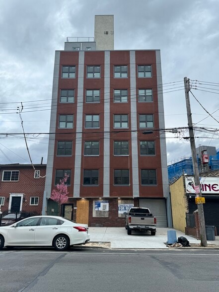 855A Mother Gaston Blvd, Brooklyn, NY for lease - Building Photo - Image 2 of 5