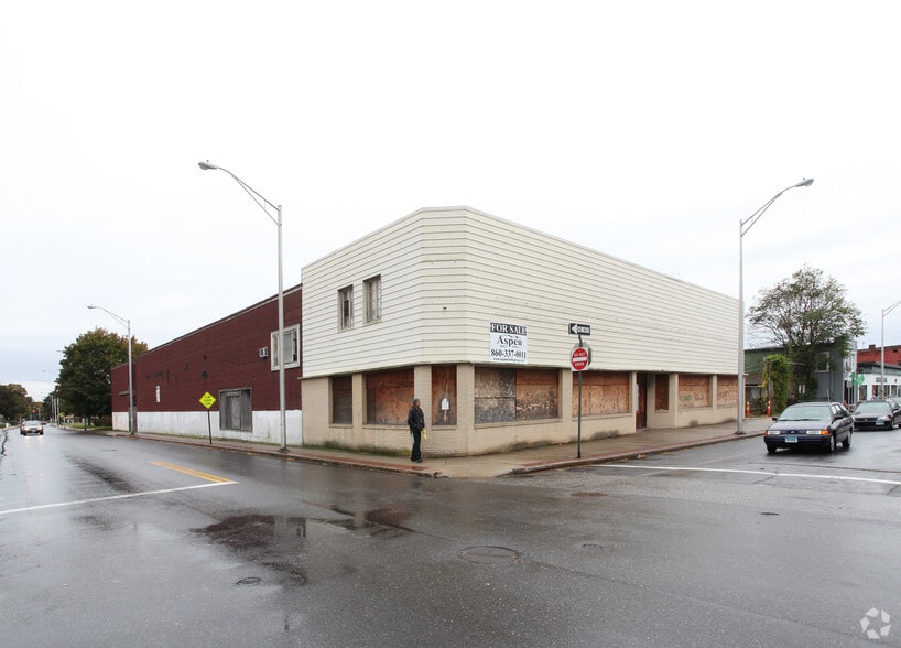 87 Church St, Willimantic, CT 06226