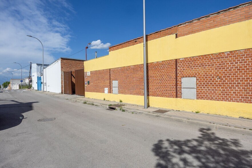 Industrial in Madrid, Madrid for sale - Primary Photo - Image 1 of 15