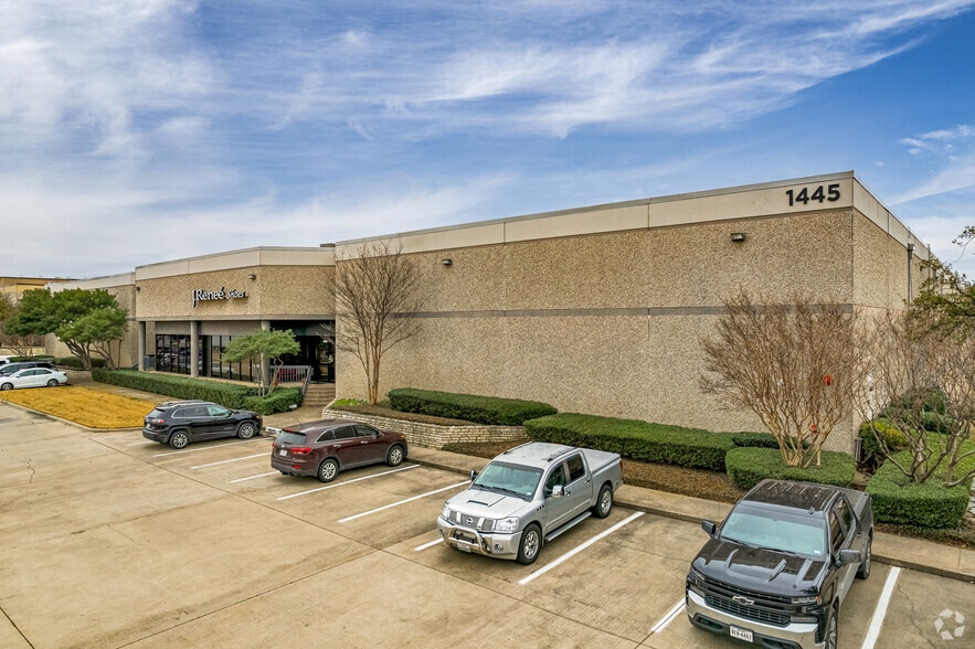 1441-1445 Bradley Ln, Carrollton, TX for sale - Primary Photo - Image 1 of 1