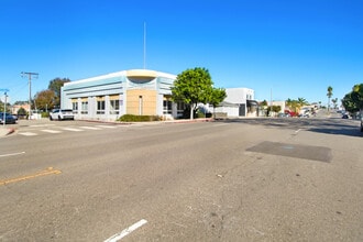 927 Manhattan Beach Blvd, Manhattan Beach, CA for lease Building Photo- Image 2 of 12