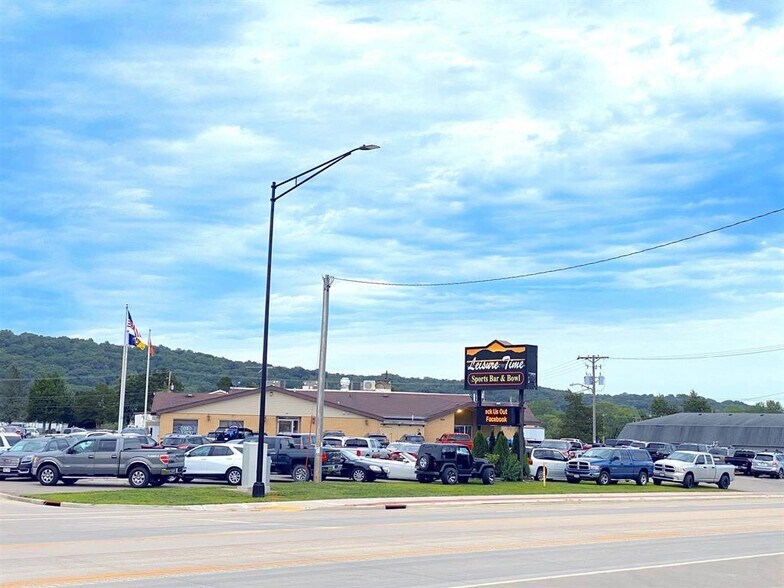 1618 S Marquette Rd, Prairie Du Chien, WI for sale - Primary Photo - Image 1 of 1