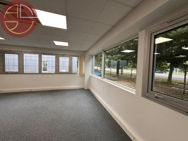 Retail in CASTELNAU-D'ESTRETEFONDS for lease - Interior Photo - Image 3 of 4