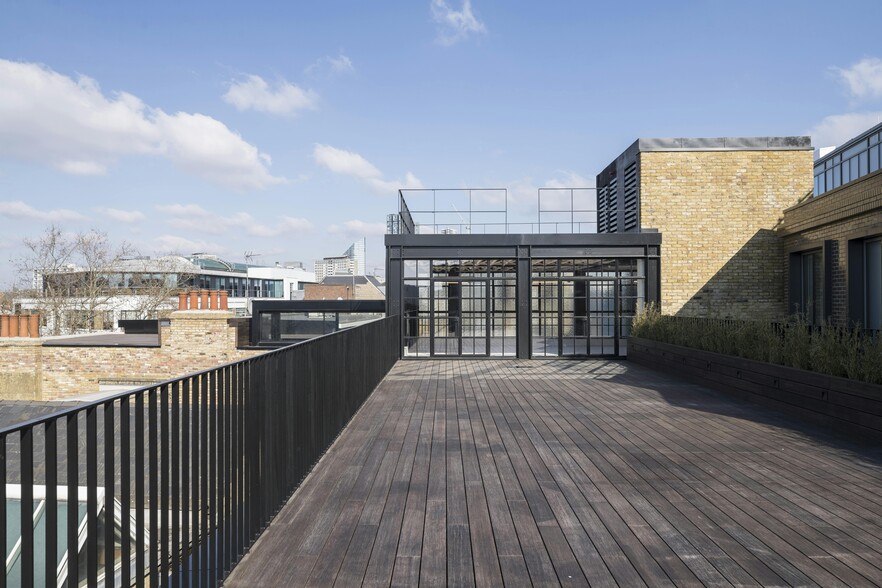 10-11 Clerkenwell Green, London for lease - Building Photo - Image 3 of 61