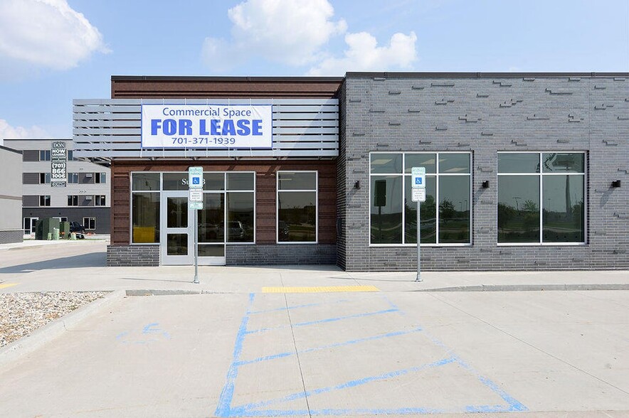 3630-3650 Veterans Blvd S, Fargo, ND for lease - Building Photo - Image 1 of 14