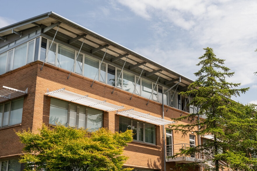 Phoenix Crescent, Bellshill for lease - Building Photo - Image 3 of 5