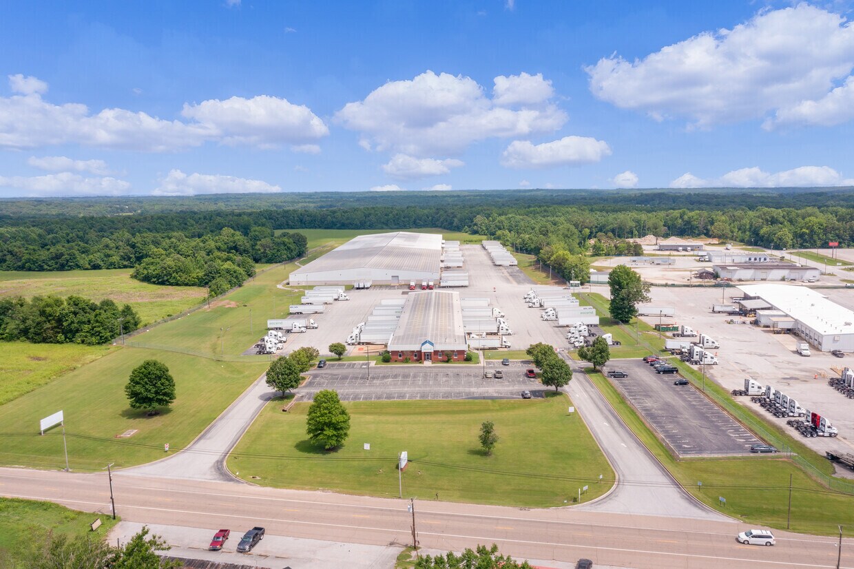 1980 Highway 70 E, Jackson, TN for lease Primary Photo- Image 1 of 5