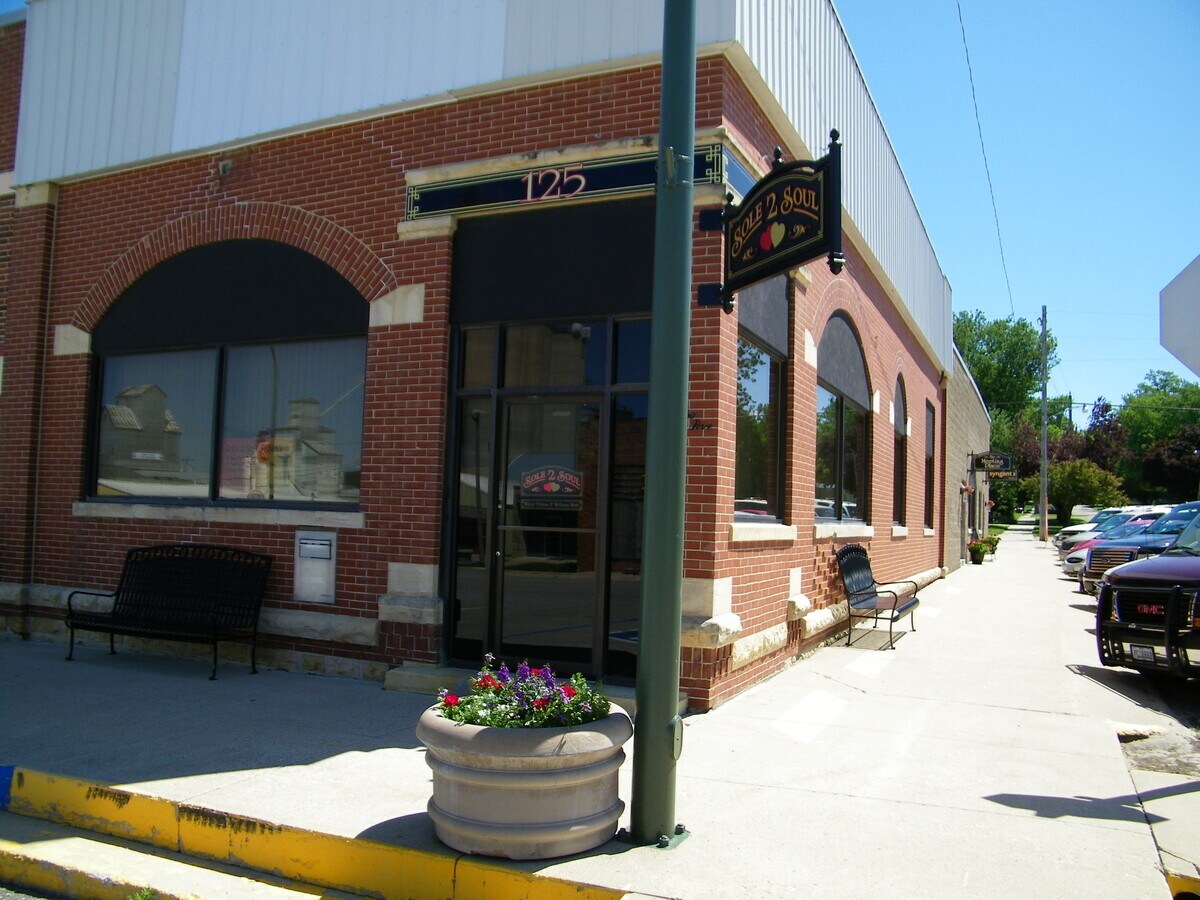 125 S Main St, Galva, IA 51020