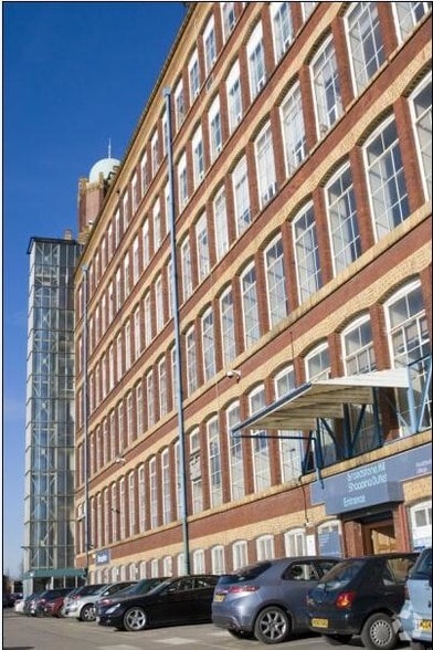 Broadstone Rd, Stockport for lease - Building Photo - Image 3 of 9