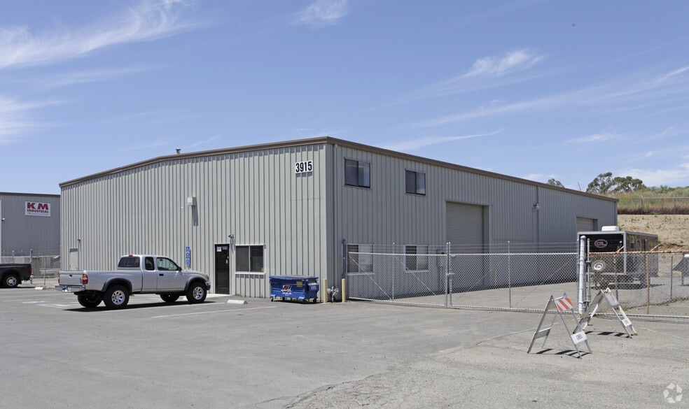 3915 Teal Ct, Benicia, CA for lease - Primary Photo - Image 1 of 3