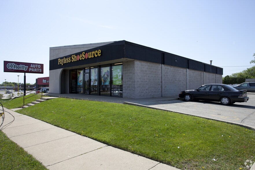 2511 Grand Ave, Waukegan, IL for sale - Building Photo - Image 1 of 1