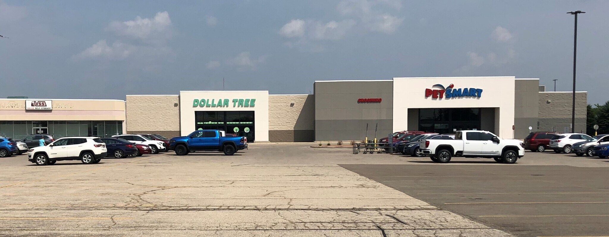 443 N Rolling Meadows Dr, Fond Du Lac, WI for lease Building Photo- Image 1 of 8