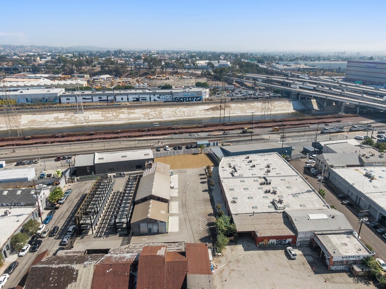 Hyperloop Campus portfolio of 3 properties for sale on LoopNet.com - Building Photo - Image 1 of 16