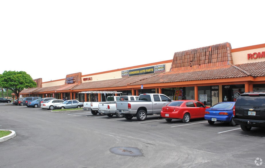 4911-4935 Southern Blvd, West Palm Beach, FL for lease - Building Photo - Image 1 of 12