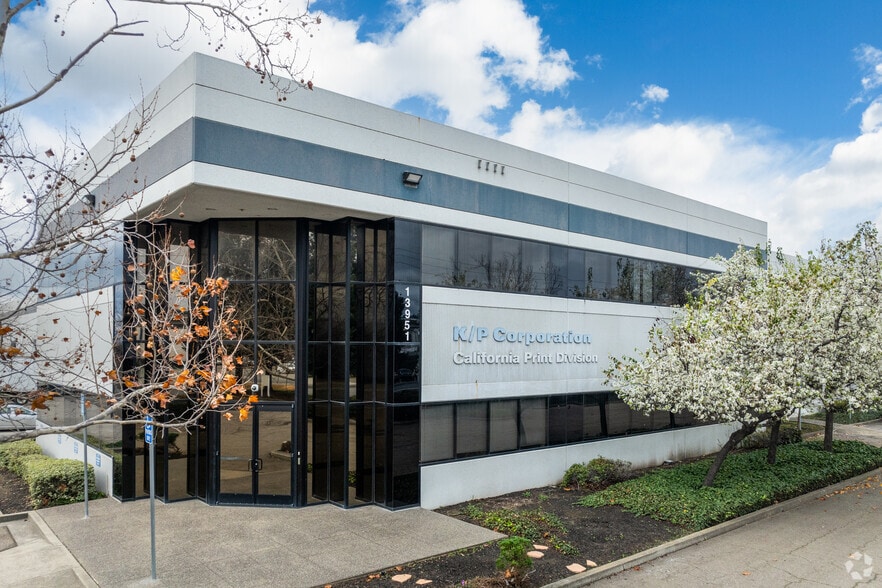 13951 Washington Ave, San Leandro, CA for lease - Building Photo - Image 2 of 7