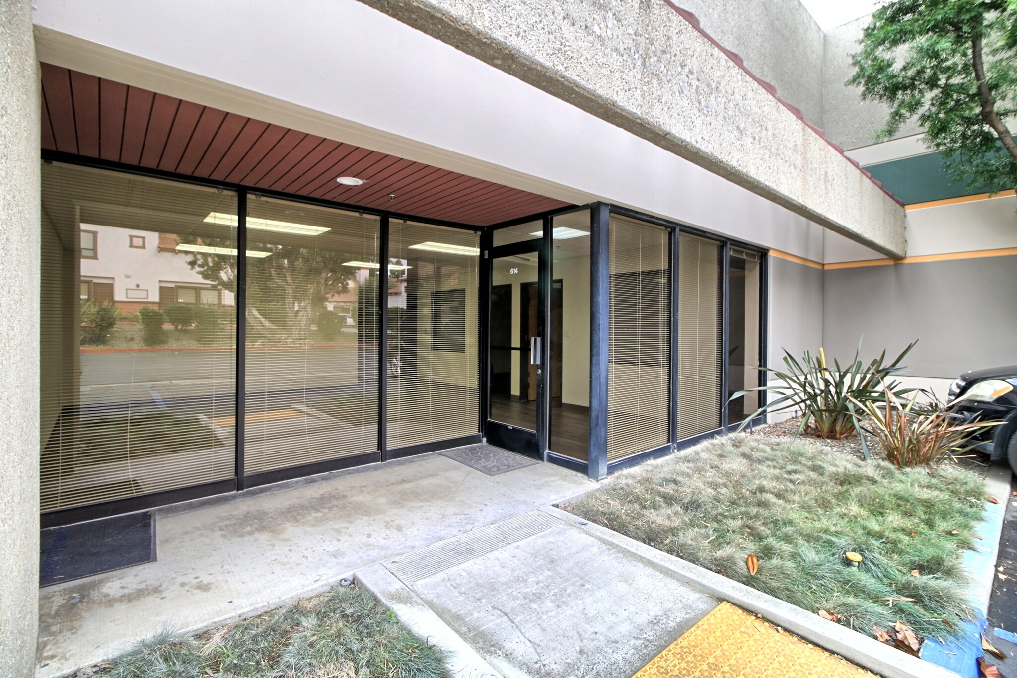 1891 Goodyear Ave, Ventura, CA for lease Building Photo- Image 1 of 16