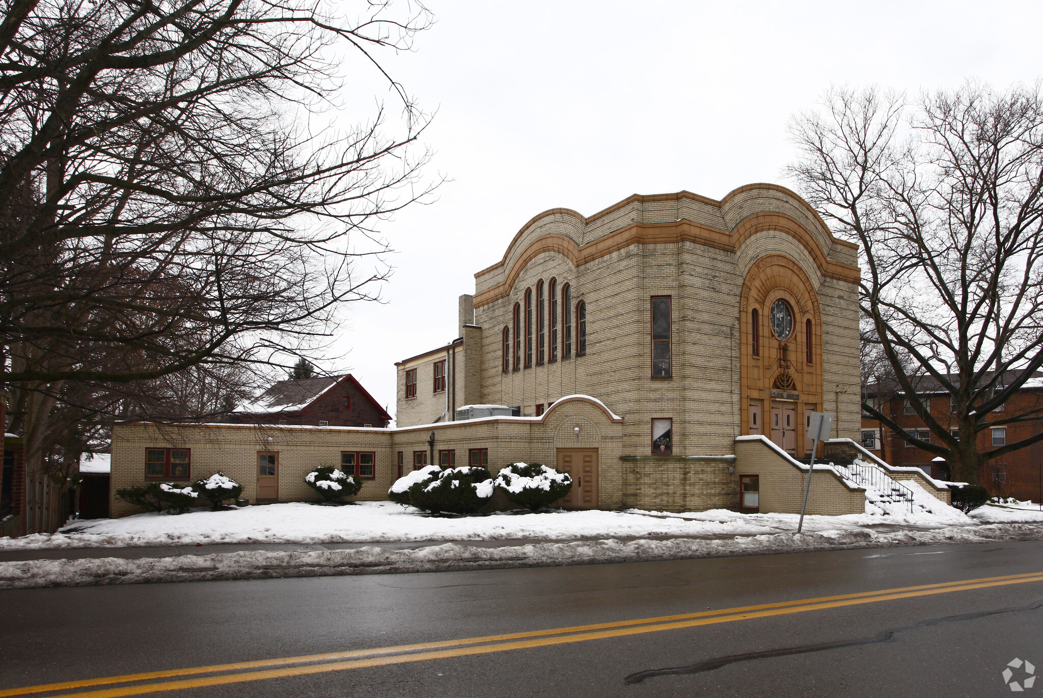 908 Highland Ave, New Castle, PA for sale Primary Photo- Image 1 of 43