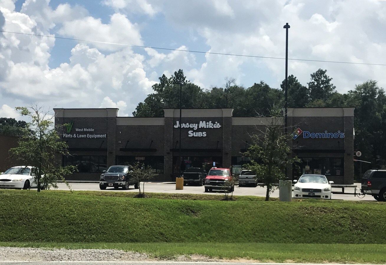 7449 Airport Blvd, Mobile, AL 36608